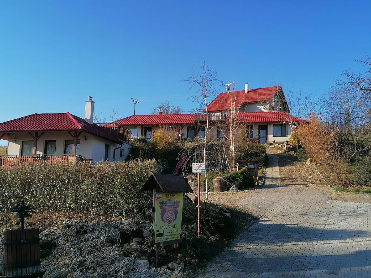 Penzion Nad jezerem Pavlov Exterior foto