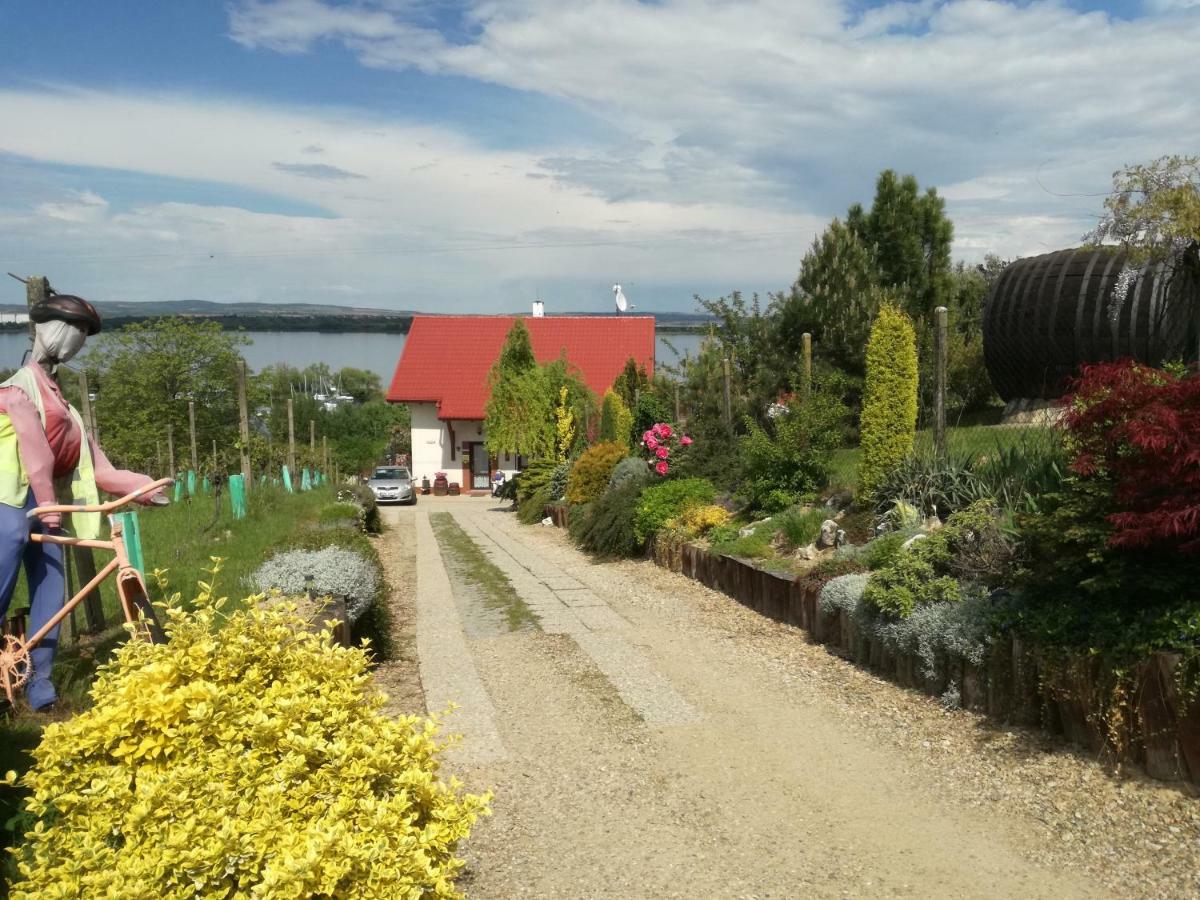 Penzion Nad jezerem Pavlov Exterior foto
