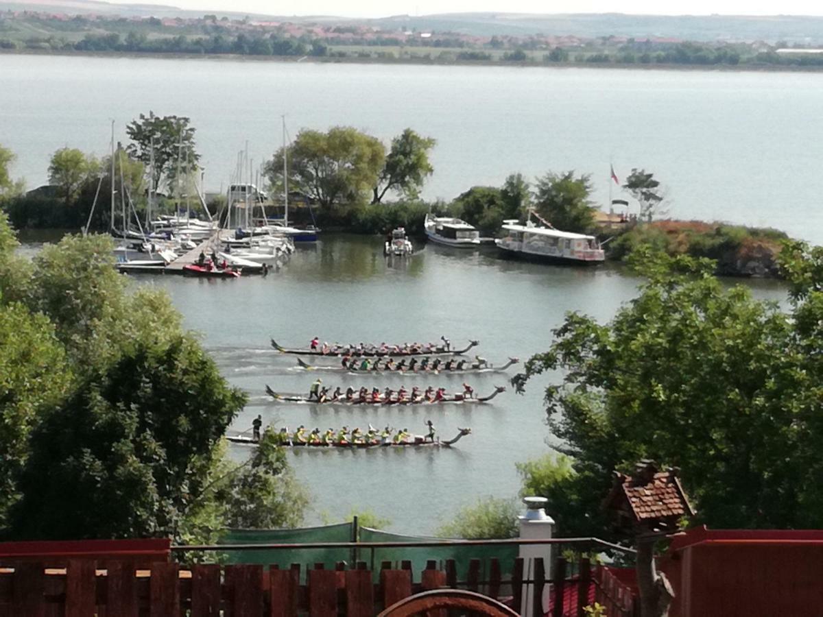 Penzion Nad jezerem Pavlov Exterior foto