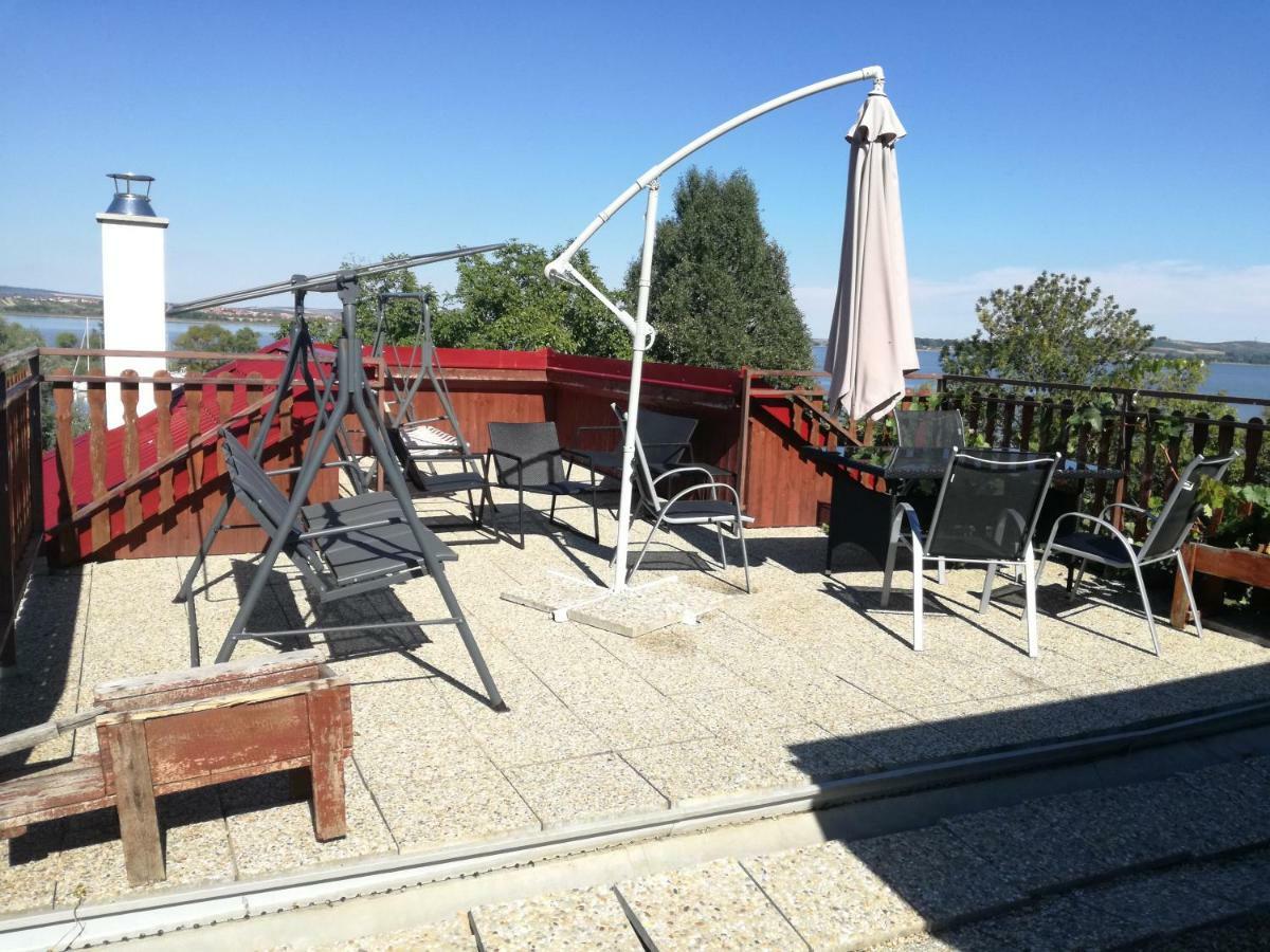 Penzion Nad jezerem Pavlov Exterior foto