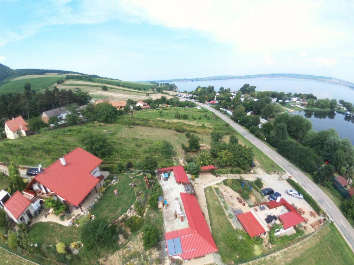 Penzion Nad jezerem Pavlov Exterior foto