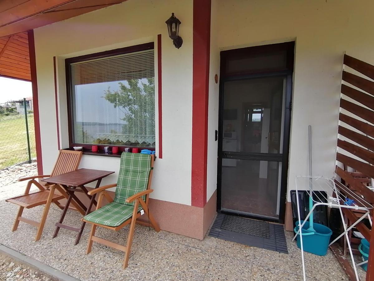 Penzion Nad jezerem Pavlov Exterior foto